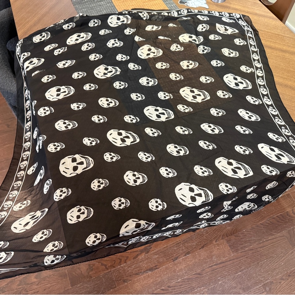 Alexander McQueen Black and White Skull Scarf
